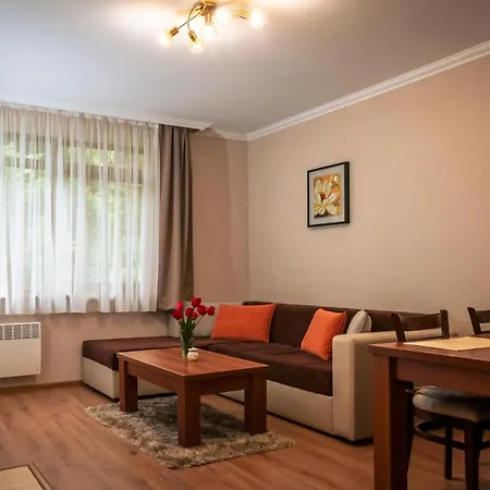 Lusi Holiday, смолянски езера *