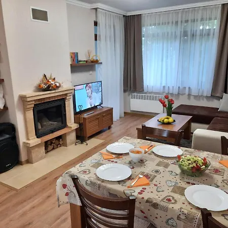 Lusi Holiday, смолянски езера